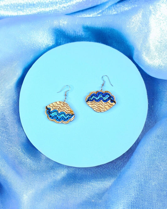 Clam Acrylic Earrings (Tridacna Maxima) in Brown/Rich Blue